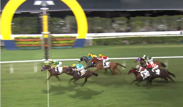 Our Lucky Glory and Harry Bentley land a second straight win in the Busan Handicap